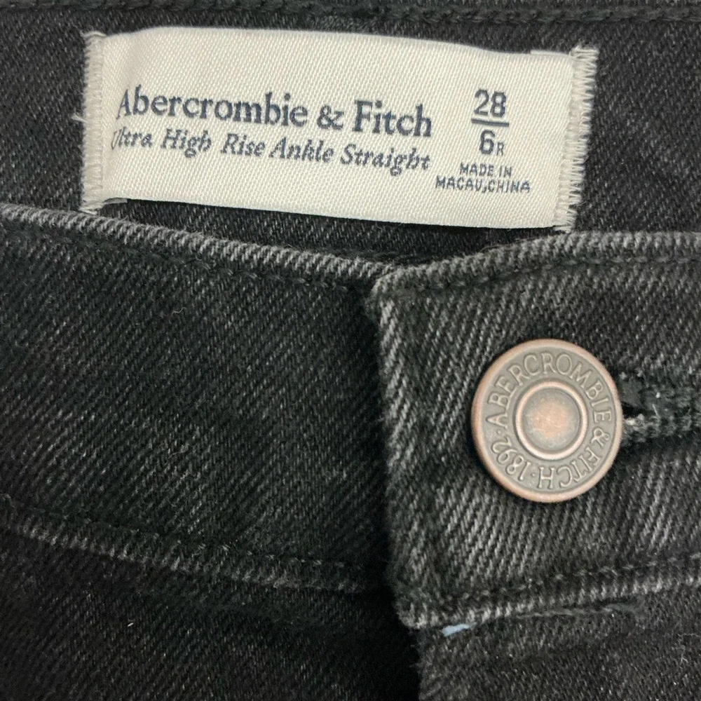 Abercrombie & Fitch Black Chinos Timeless Style